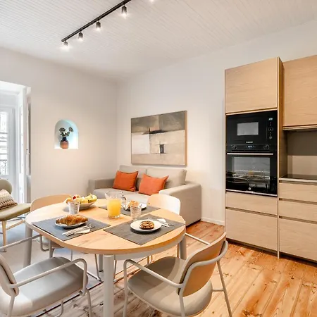 Pn Modern & Tastefully Renovated - 3br In The Heart Of * Lizbona