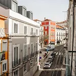 Pn Modern & Tastefully Renovated - 3br In The Heart Of Apartmán Lisboa