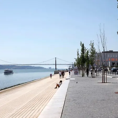 Pn New Ac! Stylish & Central- View To Tram 28! * Lisbona