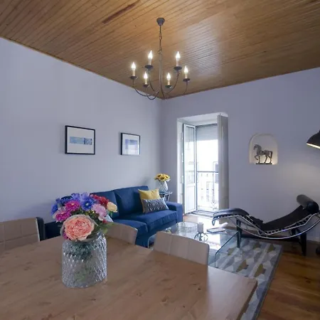 Pn New Ac! Stylish & Central- View To Tram 28! Appartamento Lisbona