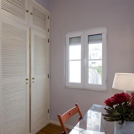 Pn New Ac! Stylish & Central- View To Tram 28! Лиссабон