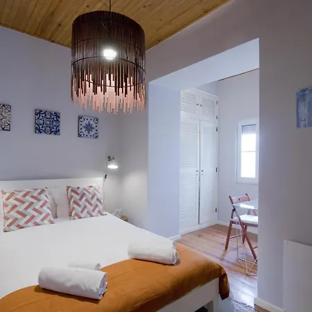 Pn New Ac! Stylish & Central- View To Tram 28! Appartamento Lisbona
