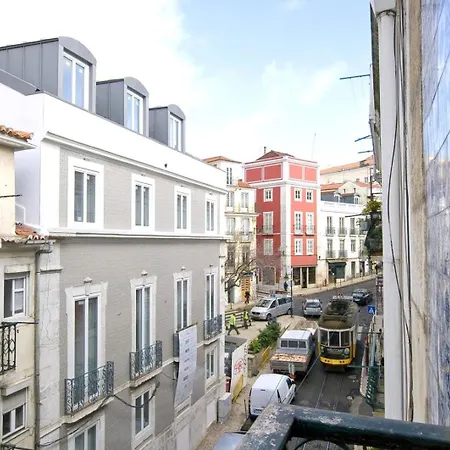 Pn Currently Being Completely Renovated! In The Heart Lisbon! Book In Advance To Secure Your Lägenhet