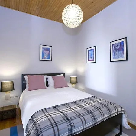 Pn Currently Being Completely Renovated! In The Heart Lisbon! Book In Advance To Secure Your Lägenhet