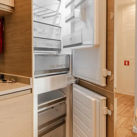 Pn Modern & Tastefully Renovated - 3br In The Heart Of Apartmán Lisboa